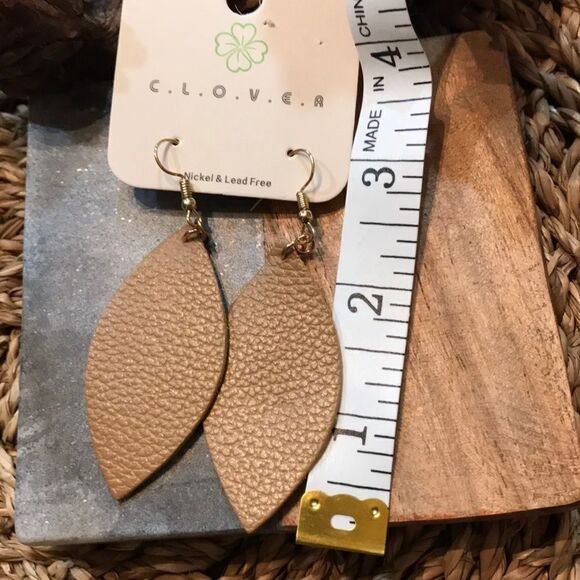 Tan Leather with Gold Colored Hook‎ - Picture 5 of 5